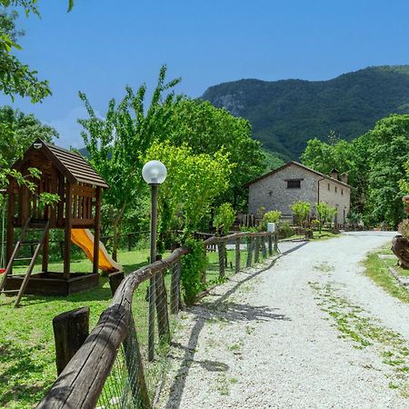 Agriturismo La Ferrera Varco Sabino Exteriör bild