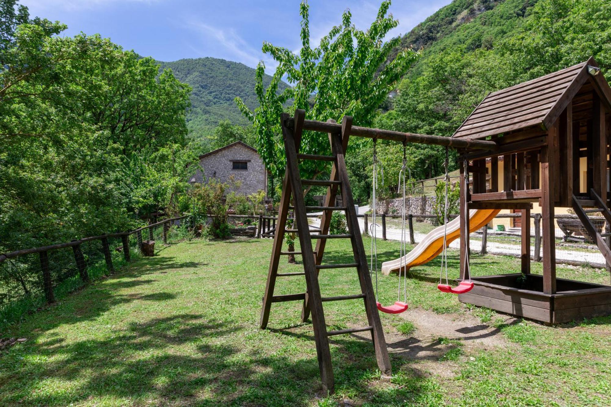 Agriturismo La Ferrera Varco Sabino Exteriör bild