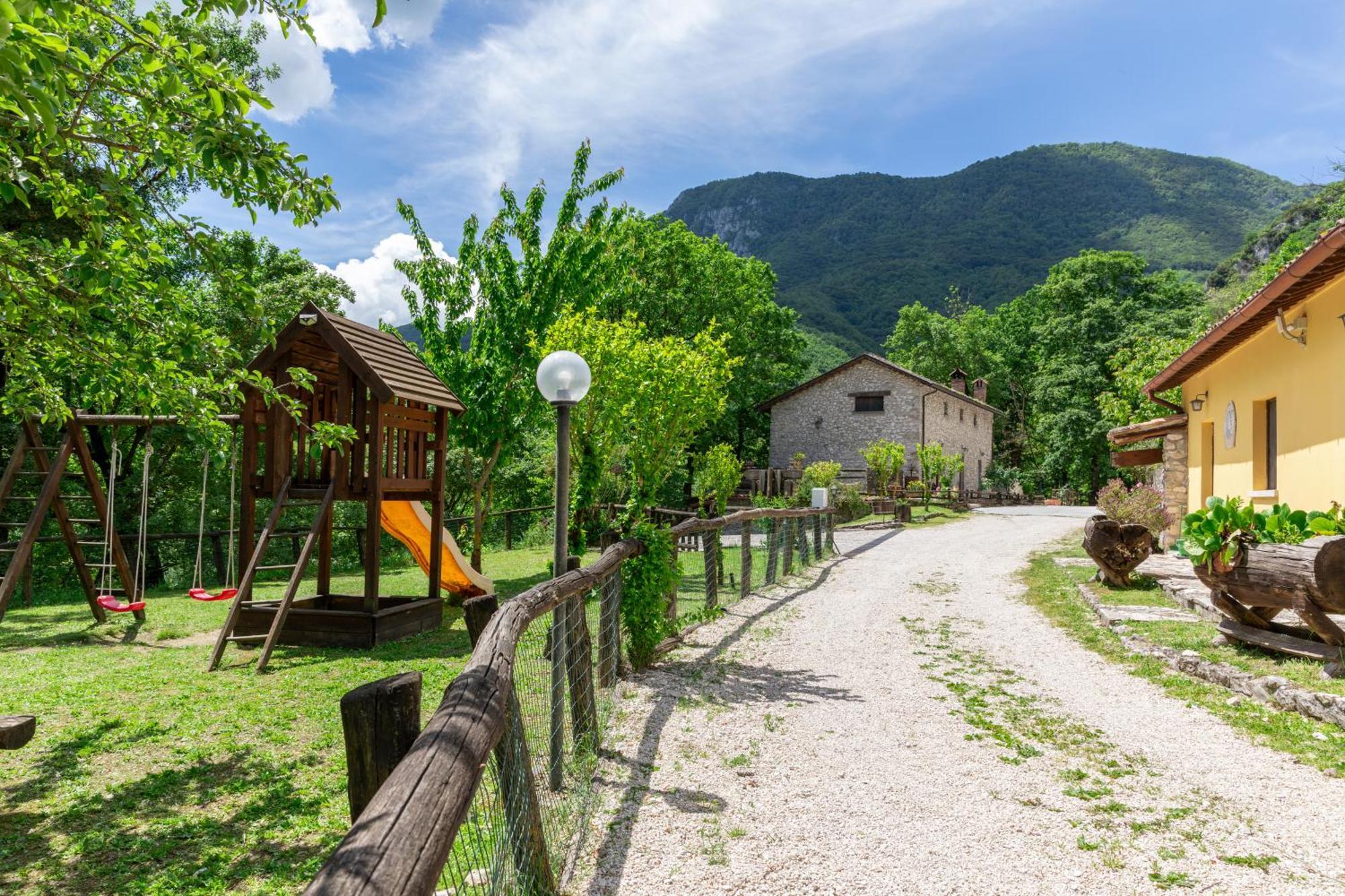 Agriturismo La Ferrera Varco Sabino Exteriör bild
