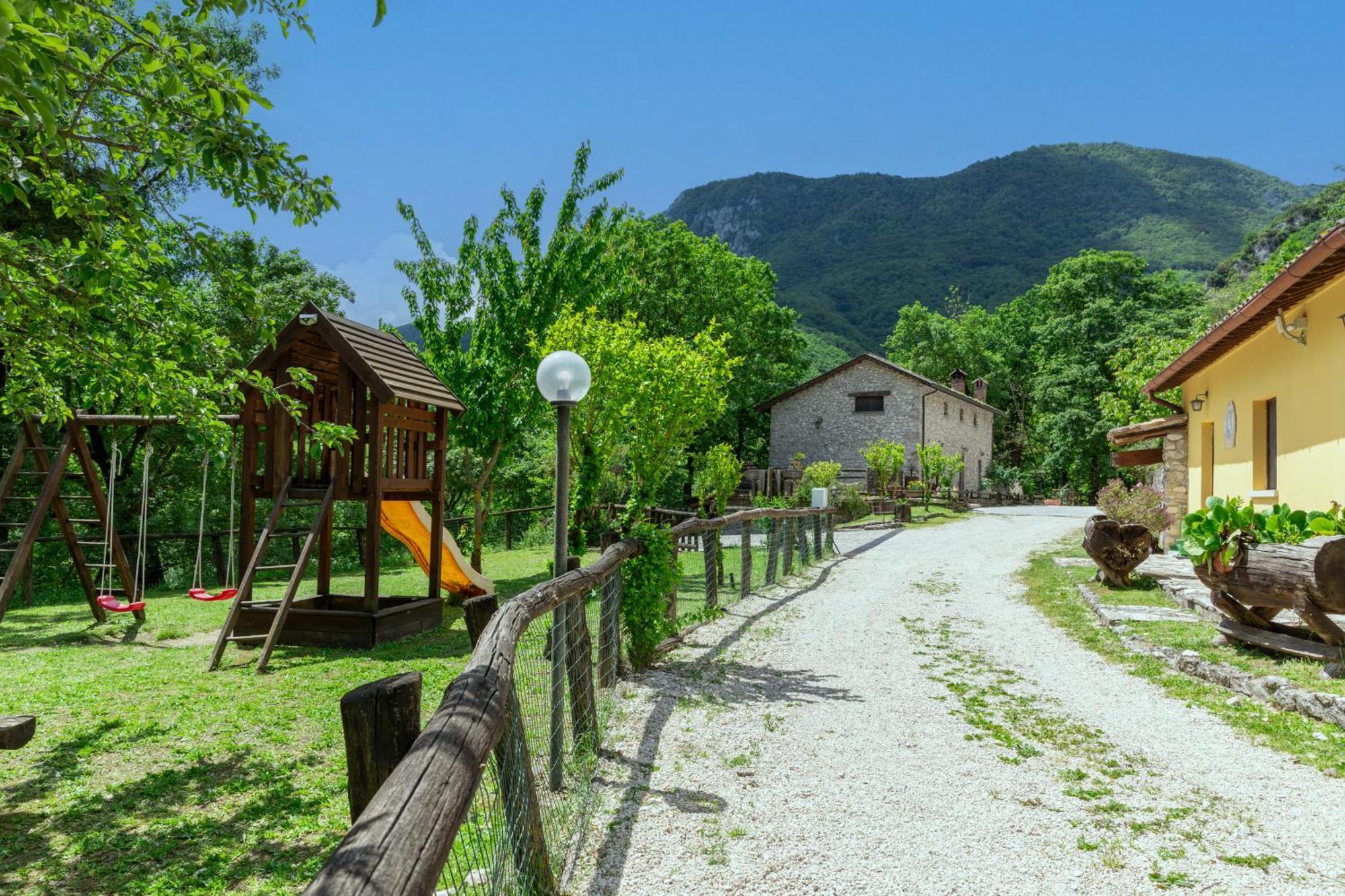 Agriturismo La Ferrera Varco Sabino Exteriör bild