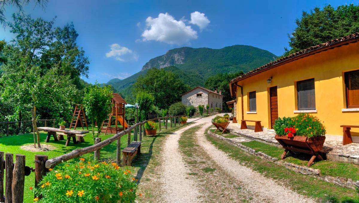 Agriturismo La Ferrera Varco Sabino Exteriör bild